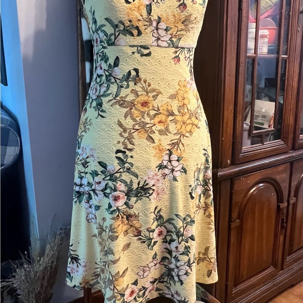 London Times Women's Sleeveless Midi Dress - 4P (Lt. Yellow/Mimosa) - Picture 2 of 6